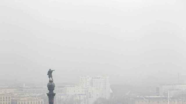 Contaminación atmosférica en Barcelona / EFE