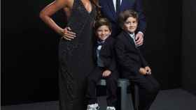 Antonela Roccuzzo, Leo Messi y sus hijos en la gala The Best