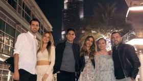 Jordi Alba, Sergio Busquets y Marc Bartra, con sus parejas en Dubái / INSTAGRAM