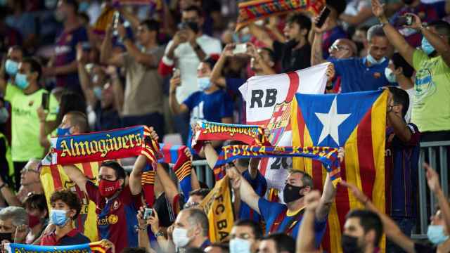 La afición del Barça en el Camp Nou contra el Bayern de Múnich / EFE