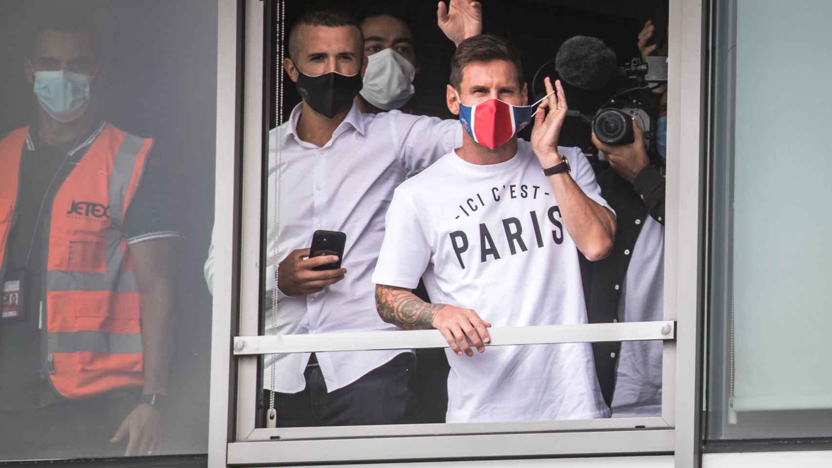 Leo Messi tras su llegada a París, antes de la firma con su nuevo club, el PSG / EFE