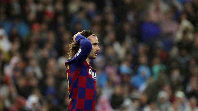 Griezmann lamentando una ocasión contra el Real Madrid / EFE