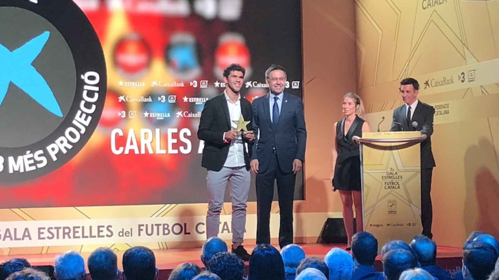 Una foto de Josep Maria Bartomeu y Carles Aleñá en la gala de las Estrellas de la FCF / FCF