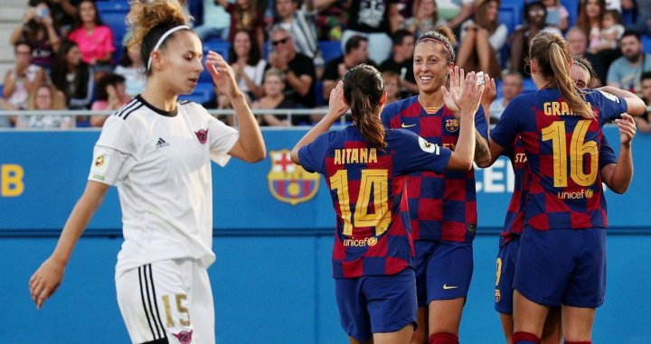 Las jugadoras del Barça, celebrando el triunfo ante el CD Tacon | EFE
