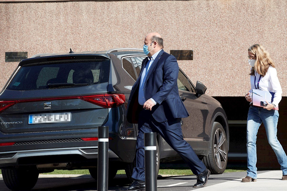 Óscar Grau, CEO del Barça de Bartomeu, en su llegada al Camp Nou EFE