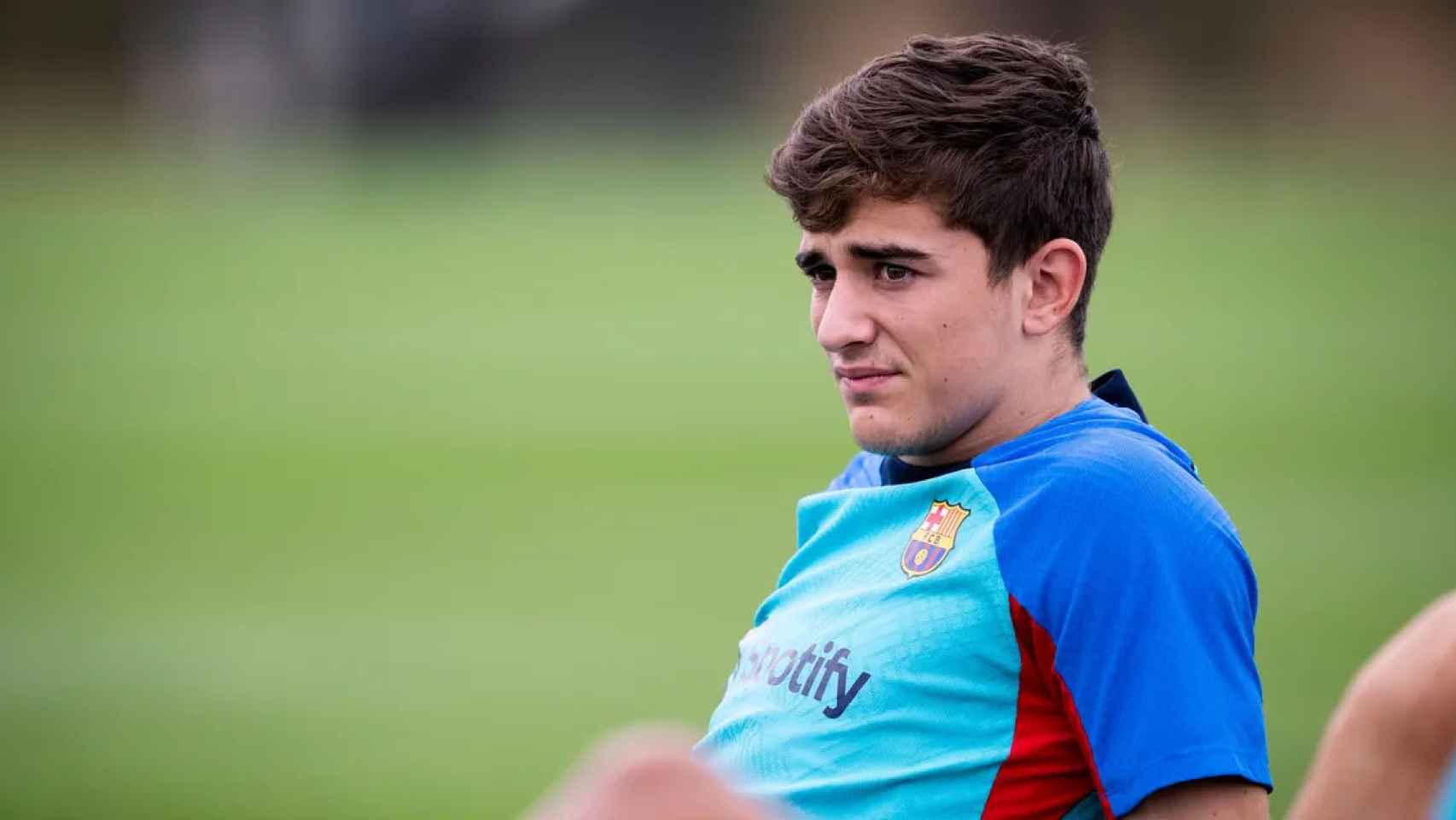Gavi, en un entrenamiento del Barça tras cumplir los 18 años / FCB