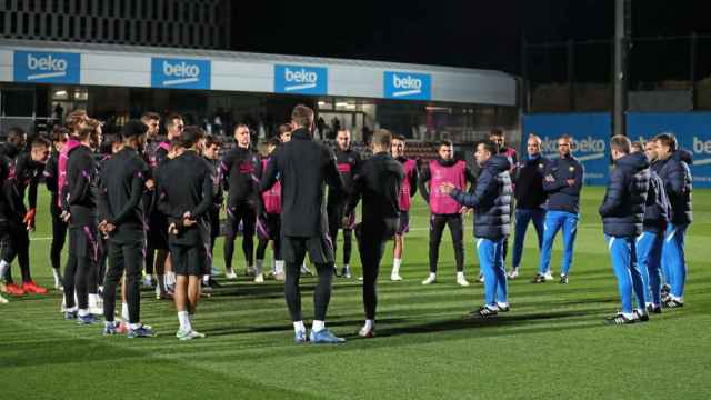 La charla de Xavi a los jugadores del Barça / FCB