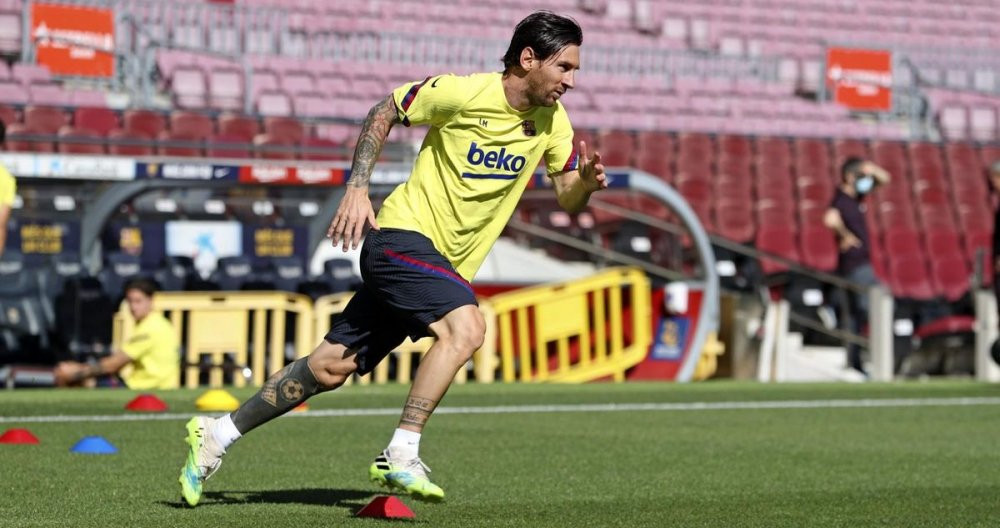 Leo Messi entrenando en el Camp Nou /FC BARCELONA