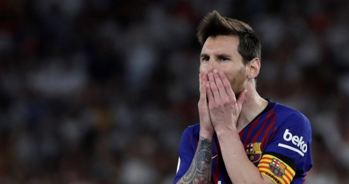 Una foto de Leo Messi lamentando una ocasión durante la final de la Copa del Rey / EFE