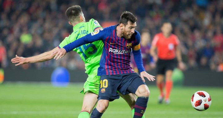 Una foto de Messi durante el partido frente al Levante / EFE