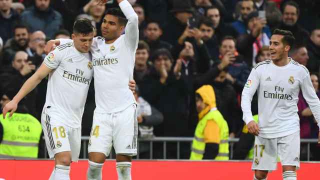 Jovic, Casemiro y Lucas celebrando un gol del Real Madrid / EFE