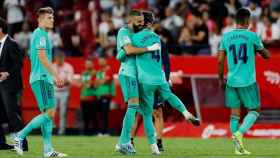 Benzema y Ramos celebrando la victoria contra el Sevila / EFE