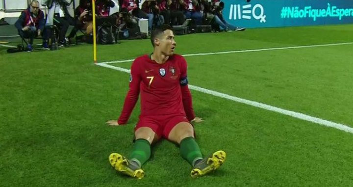 Ronaldo lesionado en e Portugal - Serbia / EFE