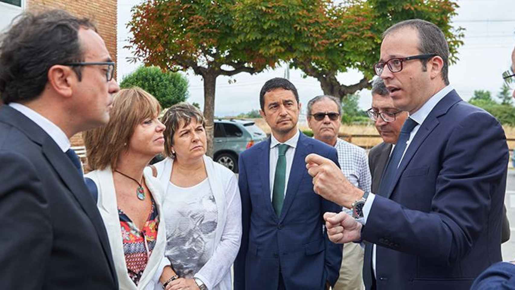 Uno de los posibles sucesores de Puigdemont: el alcalde de Mollerussa, Marc Solsona (d) junto a Josep Rull (i) y la exconsejera de Gobernación, Meritxell Borràs / GENCAT