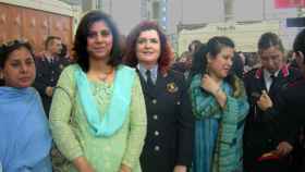 La consejera de BComú destituida, Huma Jamshed (con un vestido verde), en una imagen de archivo.