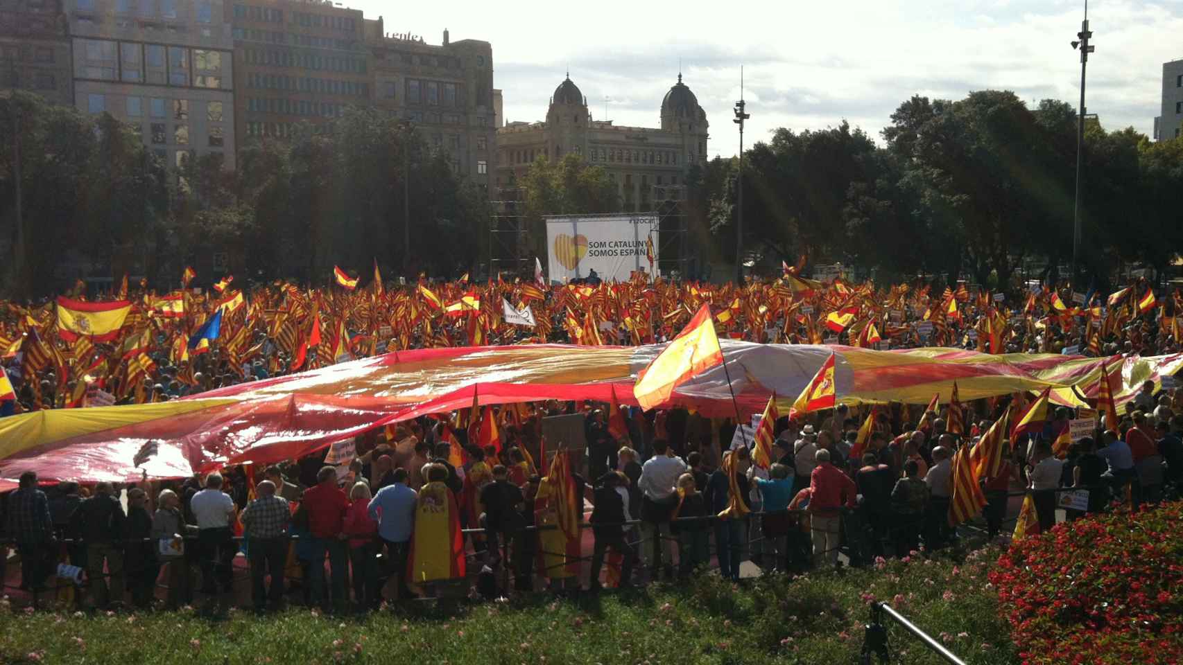 La plaza de Cataluña de Barcelona se llena de catalanes que quieren seguir siendo españoles