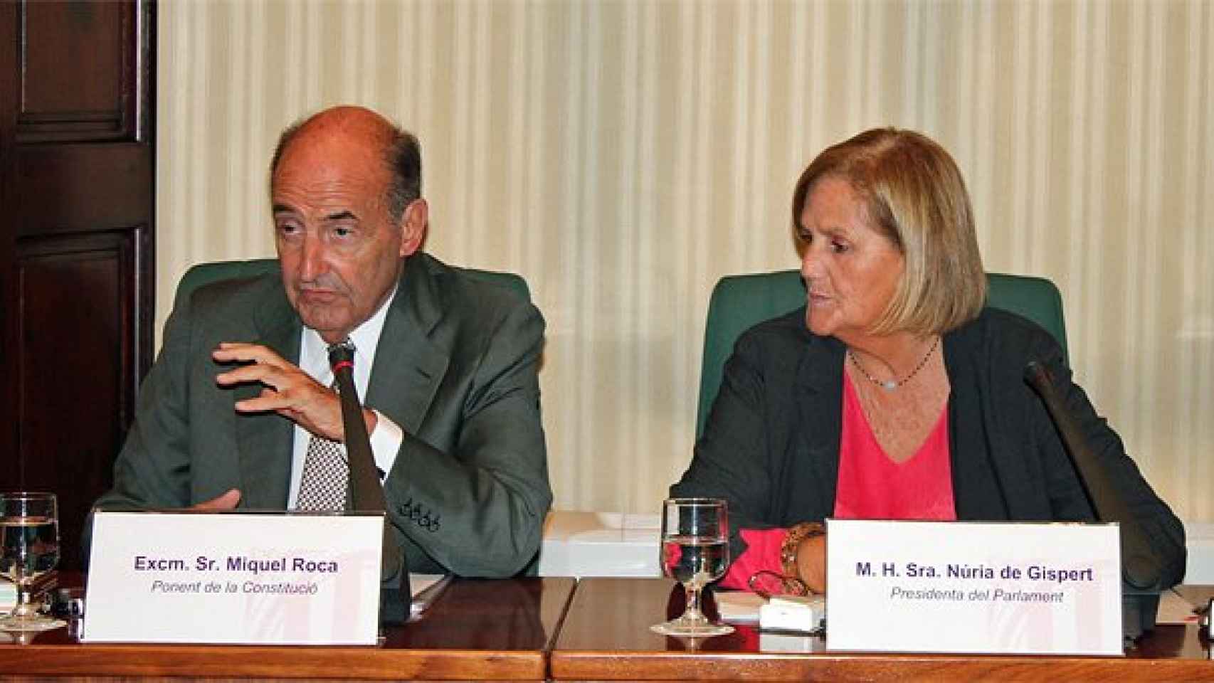 Miquel Roca y Núria de Gispert, durante la comparecencia del primero en la comisión parlamentaria