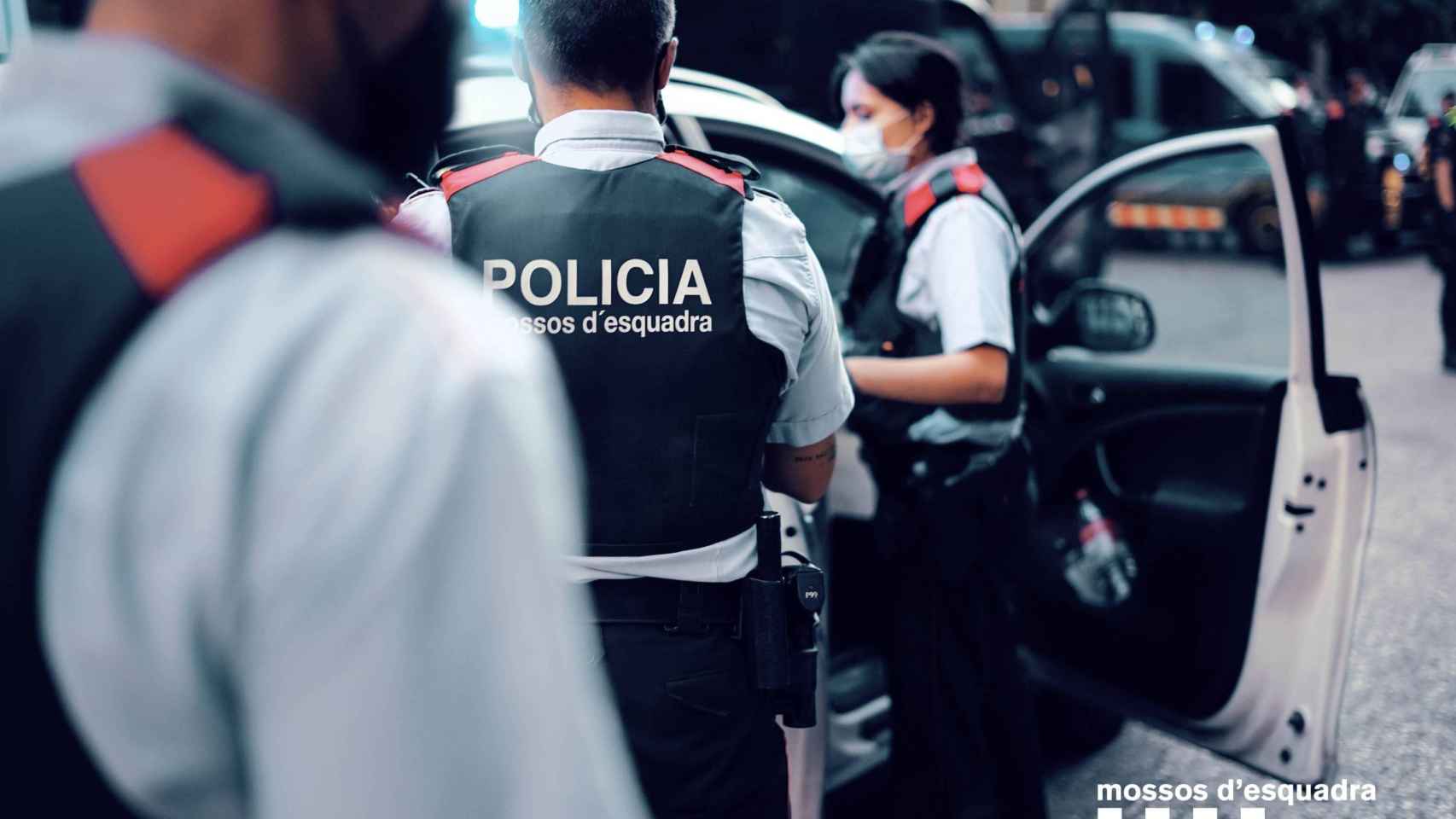 Agentes de los Mossos d'Esquadra durante una detención / EUROPA PRESS