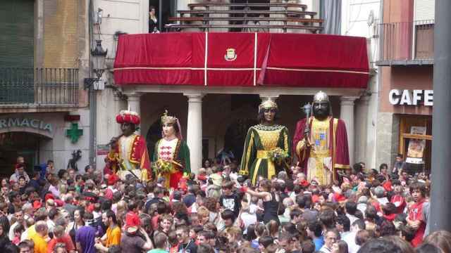 Una multitud celebra la fiesta de la Patum de Berga / EP