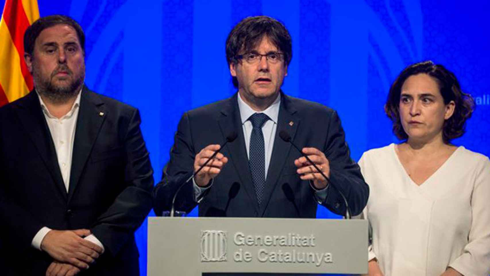 Oriol junqueras, Carles Puigdemont y Ada Colau des del Palau de la Generalitat / CG
