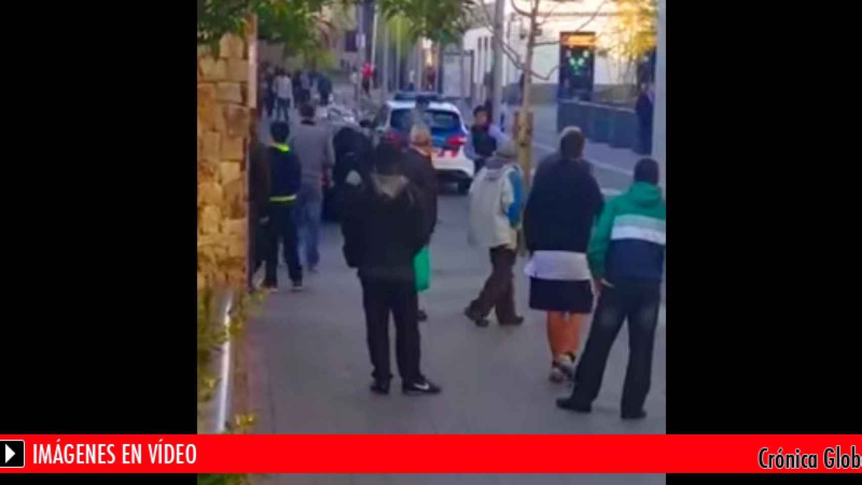 Captura del vídeo del tiroteo producido cuando dos agentes uniformados de los Mossos d'Esquadra trataron de reducir a Bendeliani.