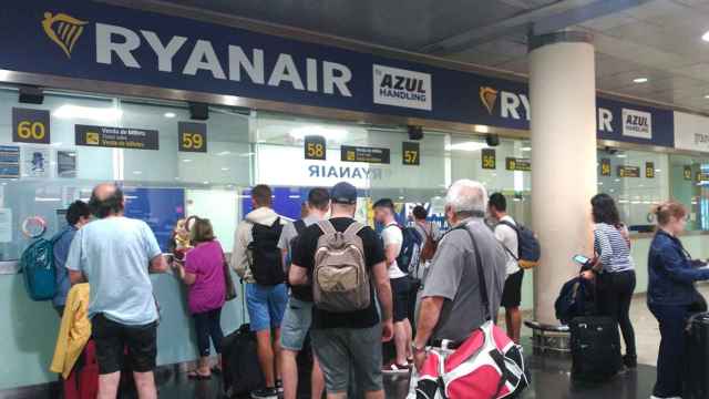 Mostradores de Ryanair en la T2 del Aeropuerto Josep Tarradellas Barcelona-El Prat, en una imagen de archivo / EUROPA PRESS