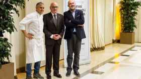 Nandu Jubany, Carles Vilarrubí y Toni Massanes, en la cena homenaje al maestro de la gastronomía catalana / CG