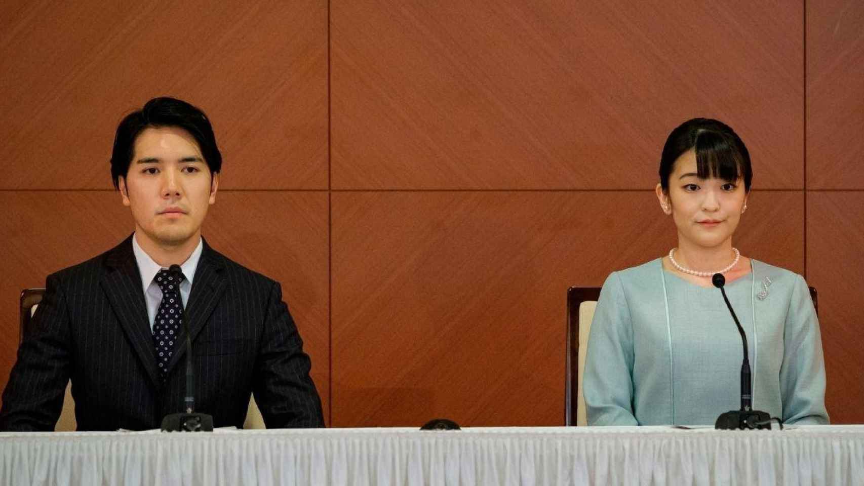 Mako de Japón y Kei Komuro en la rueda de prensa posterior a su boda / EFE