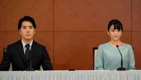 Mako de Japón y Kei Komuro en la rueda de prensa posterior a su boda / EFE