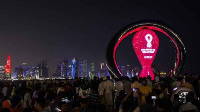Aficionados se congregan en el FIFA Fan Festival de Doha, Qatar / EFE