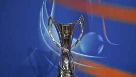 Así es el bello trofeo de la UEFA Women's Champions League / UEFA
