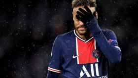 Neymar lamentando la eliminación de la Champions League / EFE