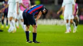 Pedri, exhausto tras el empate del Barça contra el Inter EFE