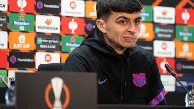 Pedri, en la rueda de prensa previa al Barça-Nápoles en la que ha dicho que echa de menos a Messi / EFE