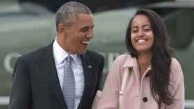 Barack Obama y su hija mayor, Malia, en una imagen de archivo.