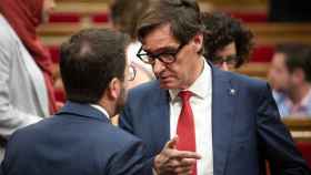 El presidente catalán, Pere Aragonès (i) y el líder del PSC, Salvador Illa (d), quien volvería a ganar las elecciones catalanas según el CEO / EUROPA PRESS