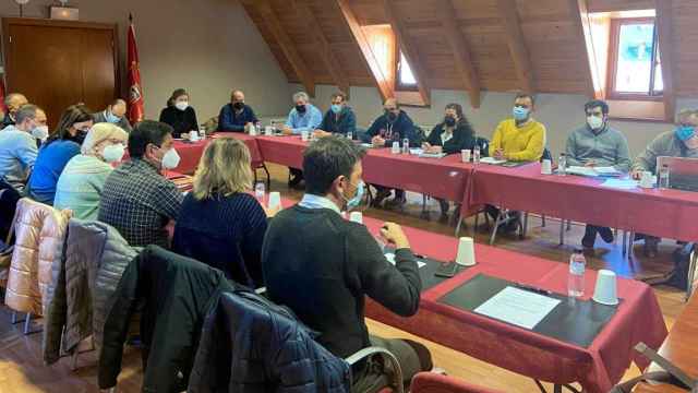 Los alcaldes de Aran, durante el consejo convocado este viernes en la sede del Conselh Generau en Vielha (Lleida), han apoyado por unanimidad la candidatura de los Juegos Olímpicos de Invierno para 2030 / CONSELH GENERAU D'ARAN