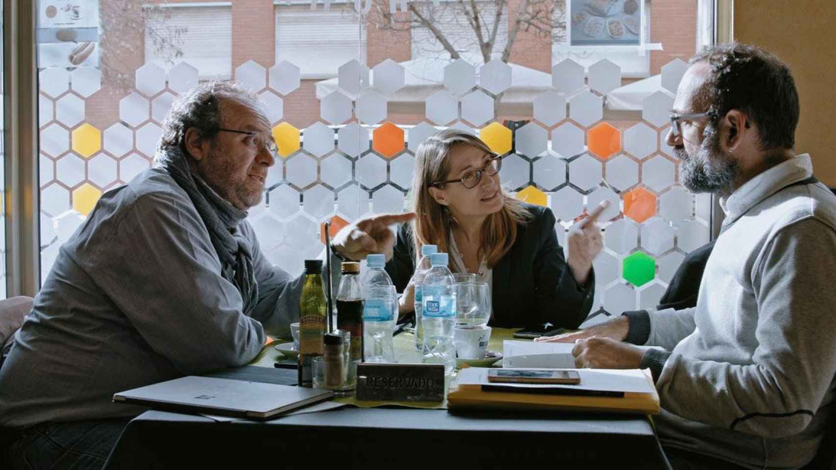 Tres abogados del equipo de Jordi Cuixart, durante el documental 'El Judici', de Mediapro / TV3