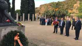 Miquel Iceta encabezó la ofrenda floral del PSC ante la tumba de Companys en el Fossar de la Pedrera de Montjuïc / @socialistes_cat