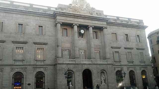 fachada ayuntamiento barcelona