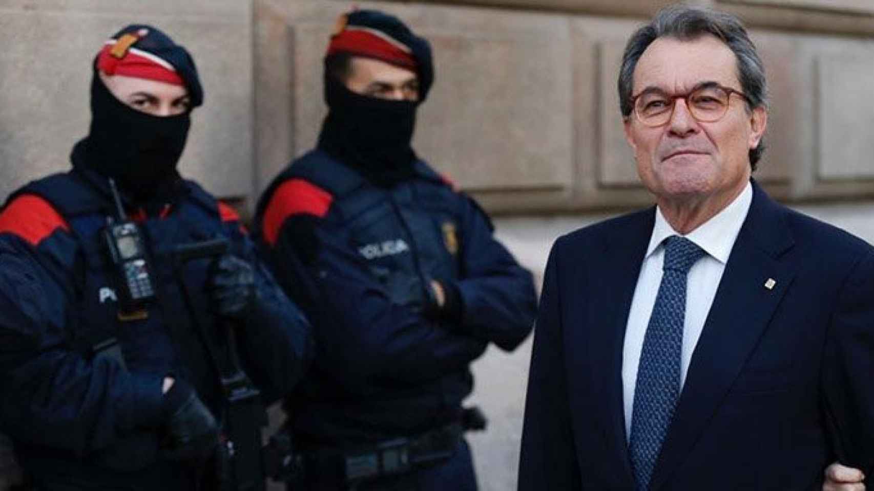 El expresidente de la Generalitat Artur Mas a su llegada al TSJC en la última jornada del juicio del 9N / EFE