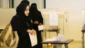 Arabia Saudí elige a la primera mujer parlamentaria de su historia.
