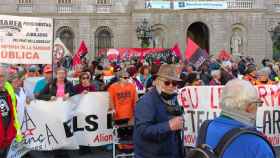 Manifestación en la plaza Sant Jaume de Barcelona para reivindicar el aumento de las pensiones