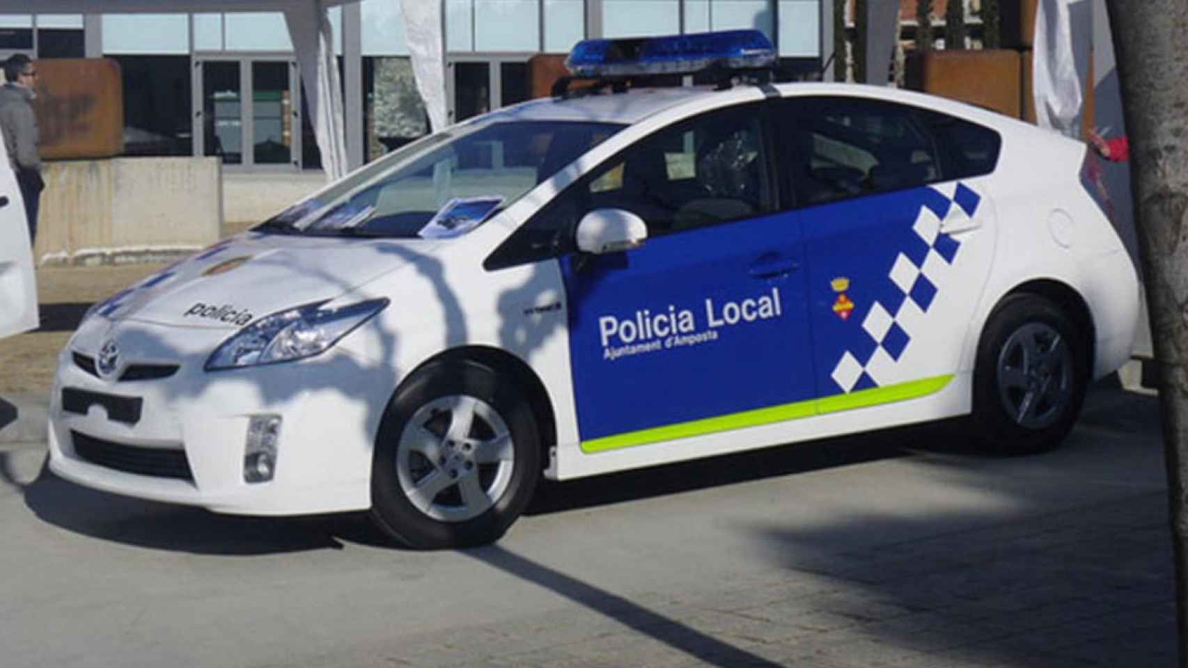 Un coche patrulla de la Policía Local de Amposta / AMPOSTA.CAT