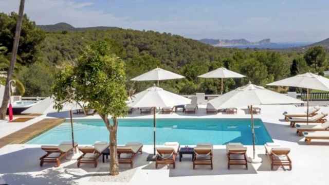 Piscina de la casa más cara de Baleares, en Ibiza, y una de las casas más caras de España / IDEALISTA