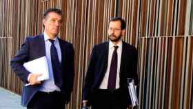 Los fiscales anticorrupción Fernando Bermejo y José Grinda saliendo de los juzgados del Vendrell / CG