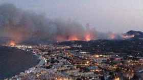 Imagen del incendio forestal en Jávea, en Alicante / CG