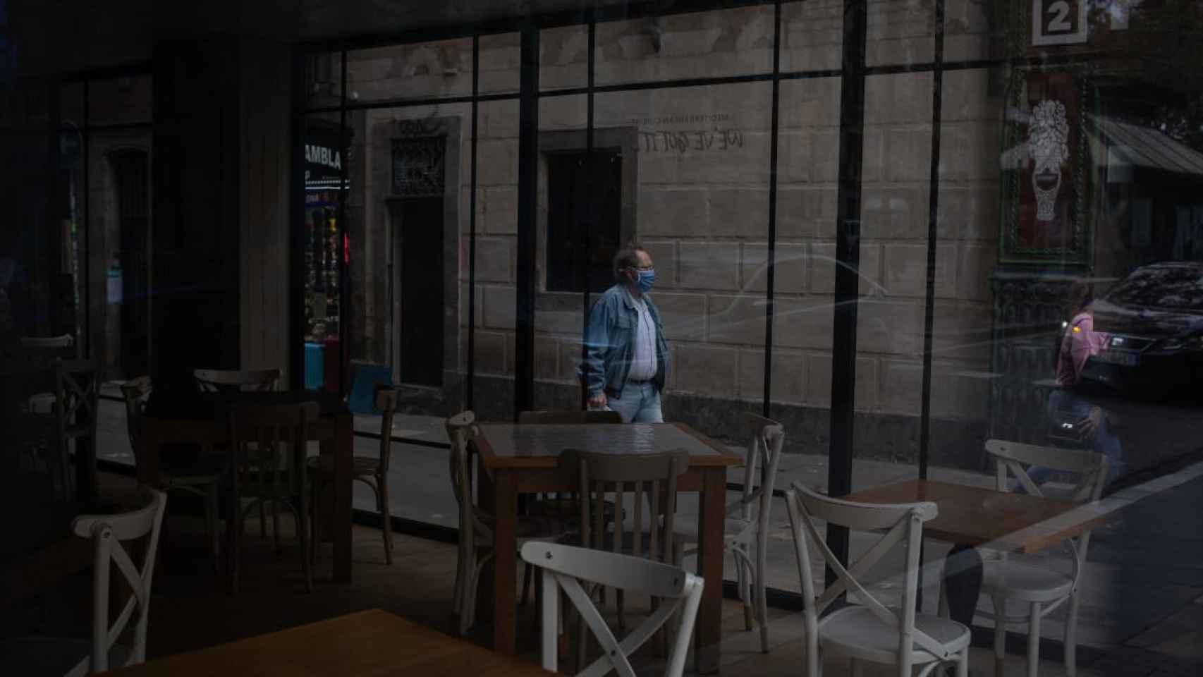 Una cafetería vacía en Barcelona / EP