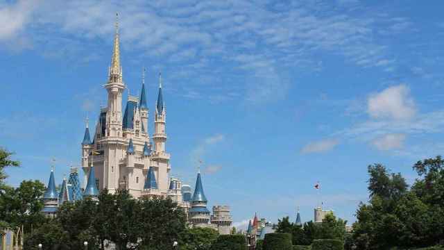 El icónico castillo de los Parques de Disney / Stinne24 EN PIXABAY