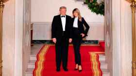 Donald Trump y Melania Trump en su último posado navideño desde la Casa Blanca /INSTAGRAM